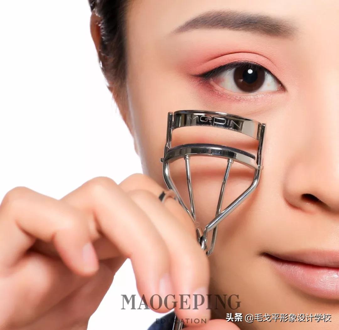 女团眼妆豆沙蜜桃色,单眼皮的蜜桃色眼妆