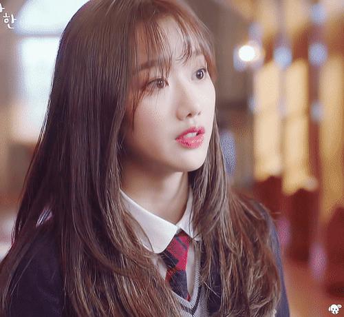 搬起石头砸自己脚韩语,韩国女团遭队长霸凌