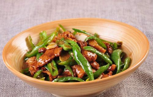 三十年辣味历史：麻辣烫、女神老干妈，中国人为何钟情吃辣