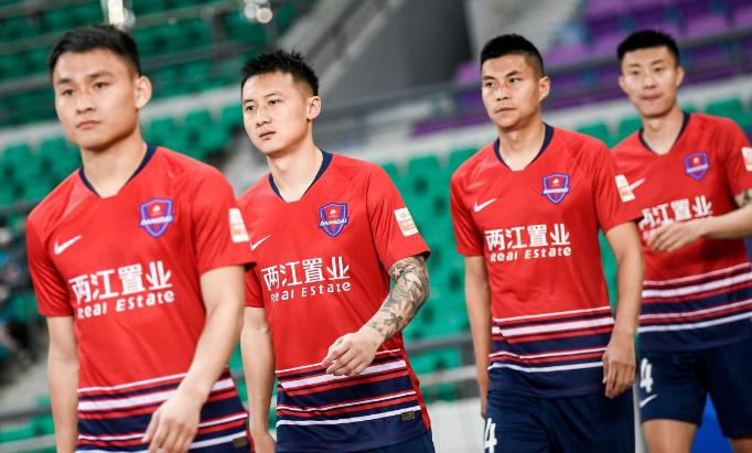 有人驻守边疆有人负重前行,有人坚守有人离开