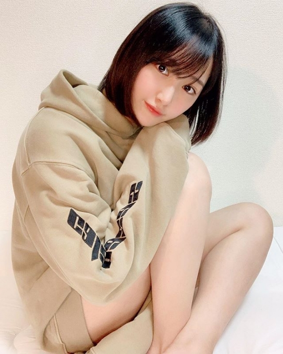 川濑萌，中日混血美女，获得2021年度日本赛车女王大奖