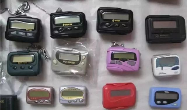 那些年的电话趣事：公用电话的吼声，大哥大的豪气……