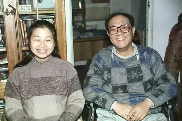 史铁生生命中的两个女人,史铁生的女笔友