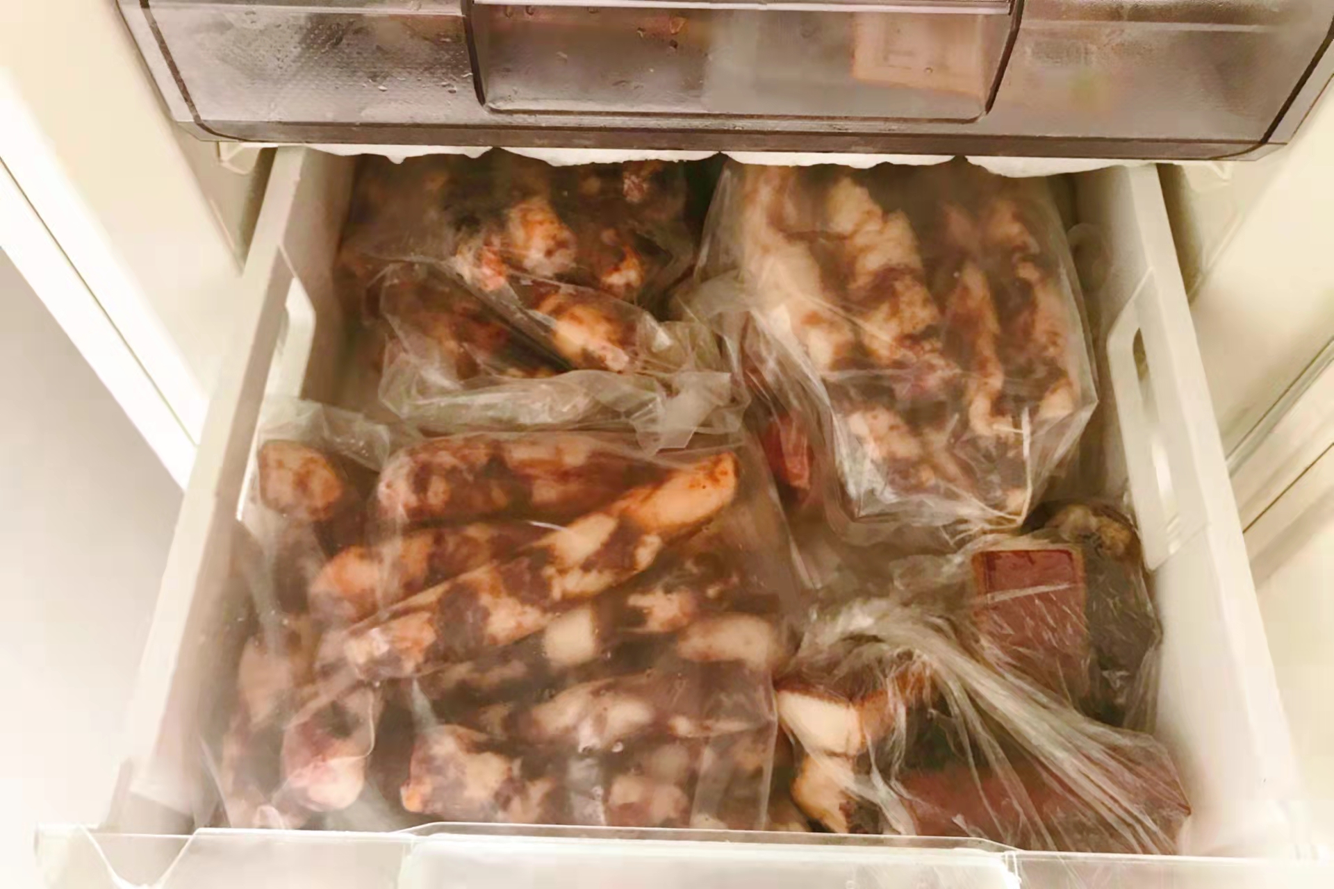 最好吃不咸的香肠配方,只放盐和糖的原味香肠配方