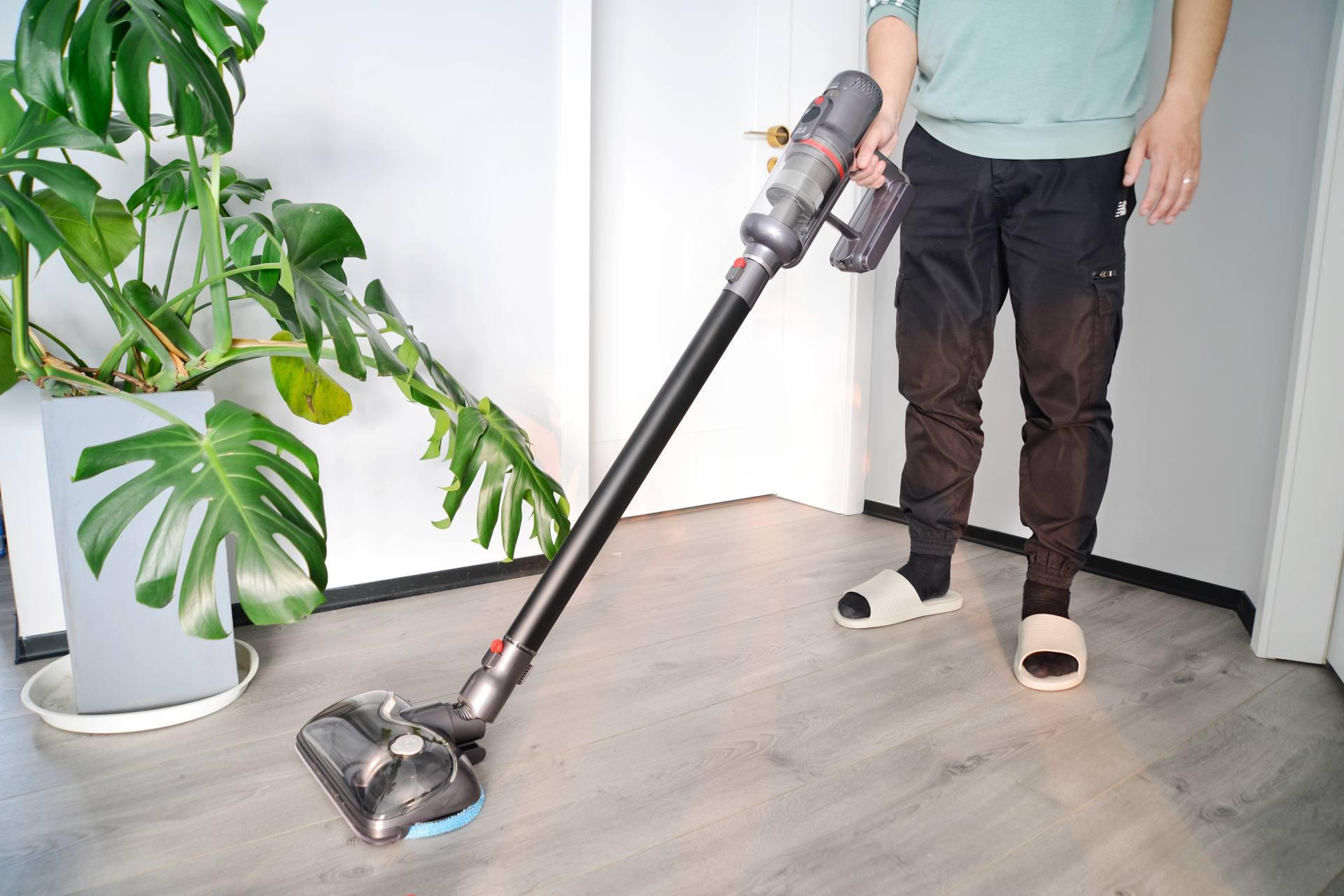 戴森宠物刷,小狗旋转地擦和戴森通用么