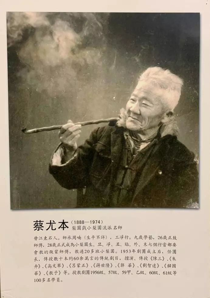 一个想变成蚯蚓的男人,和一个想变成鹅的女人