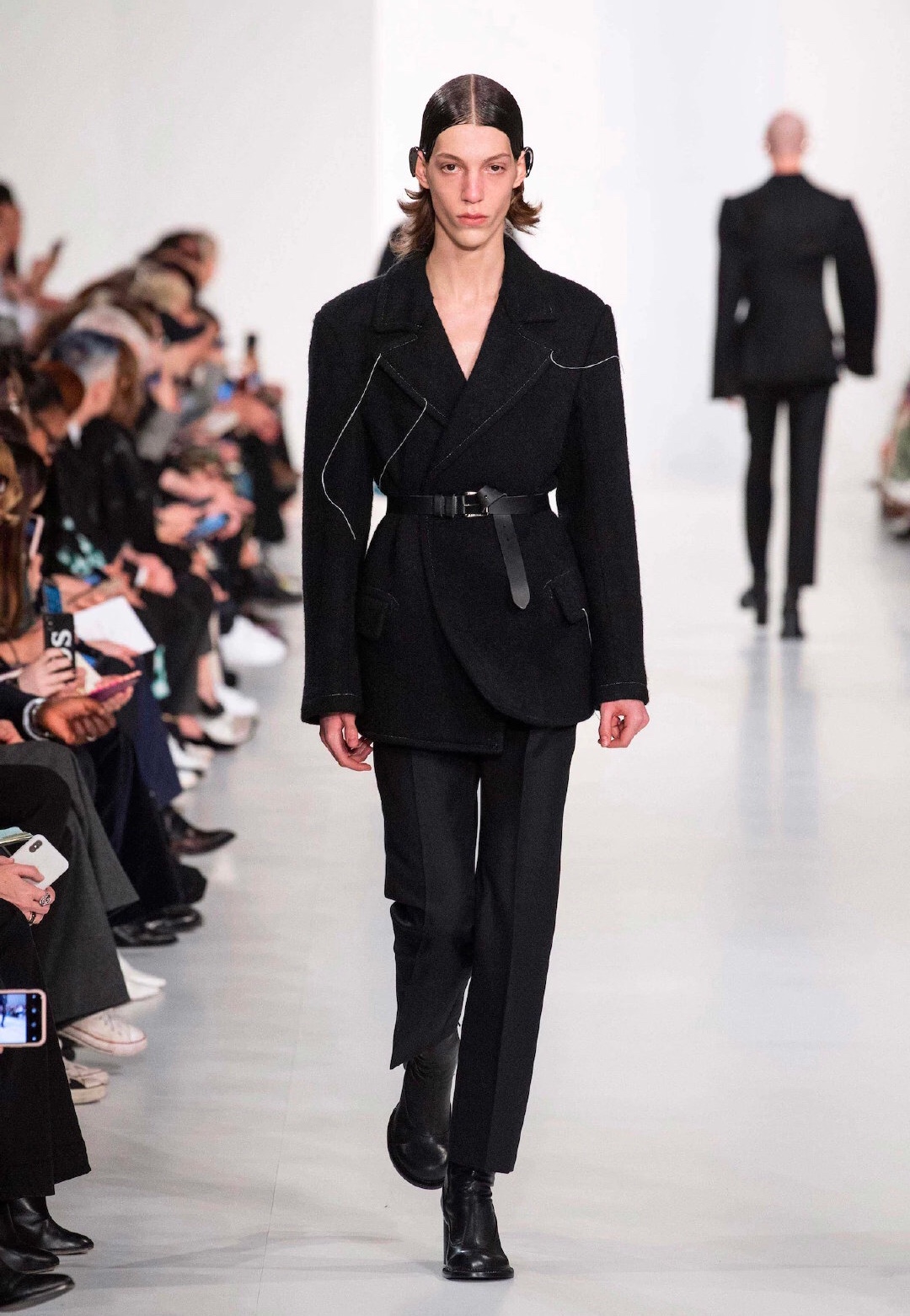 完美通勤穿搭|18个性冷淡风极简主义品牌