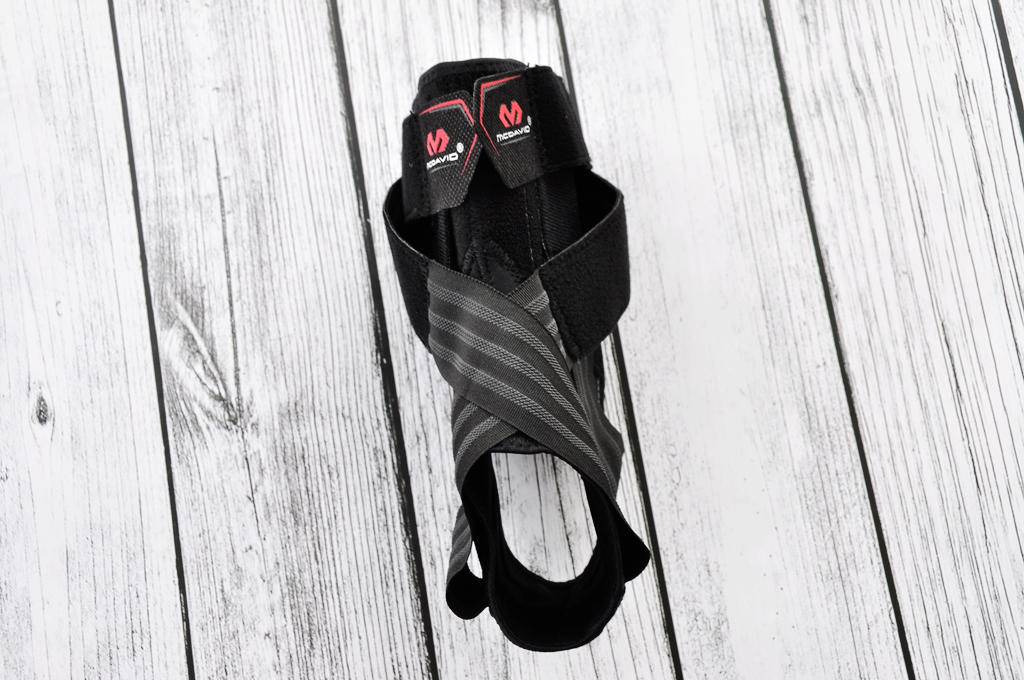 迈克达威护踝4303和4305区别,迈克达威4305护踝实战