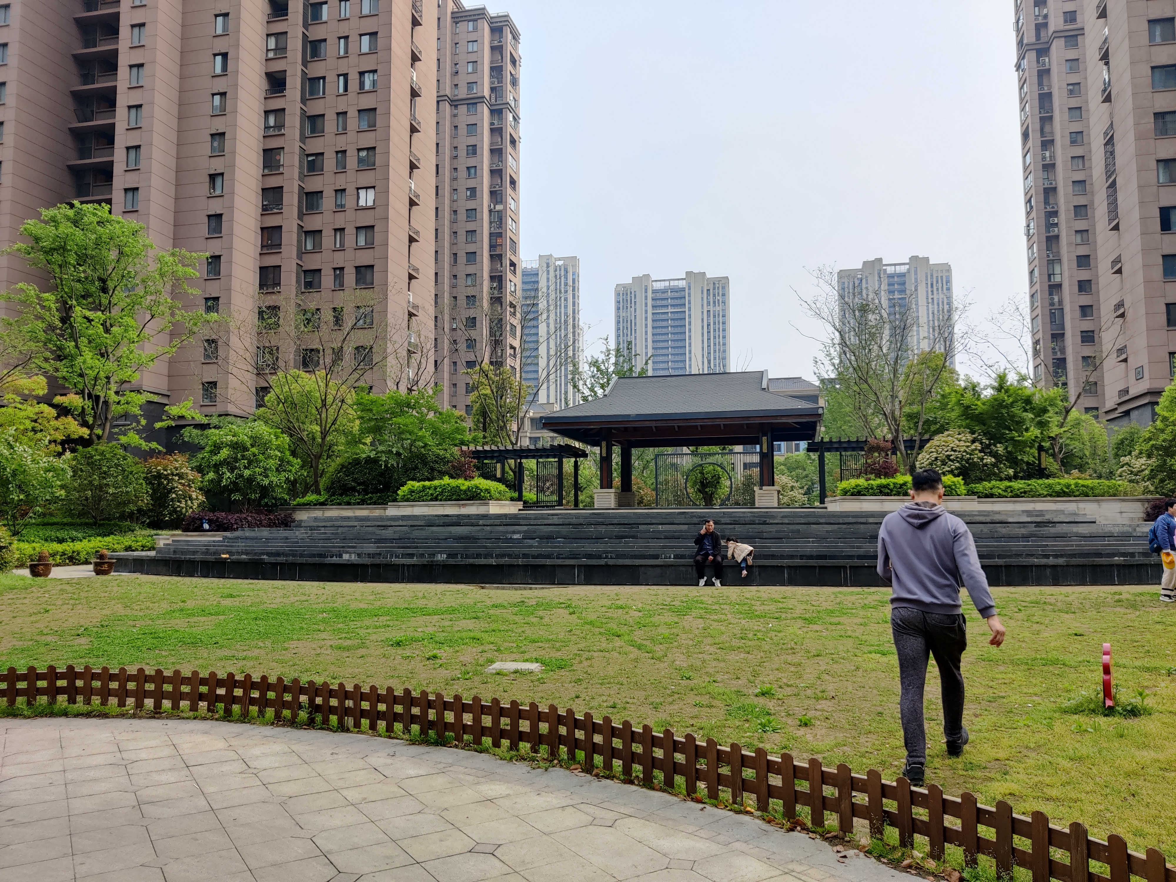 碧桂园时代城和融创哪个值得买,碧桂园时代城和九鼎华府选哪个