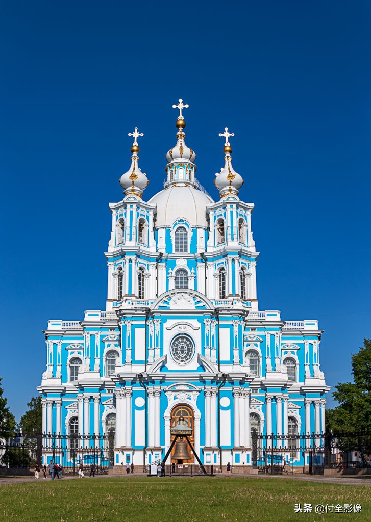 斯莫尔尼修道院主教,斯莫尔尼宫的宫殿