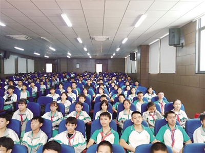 海南打掉免税店套购团伙,离岛免税套代购560余人被抓