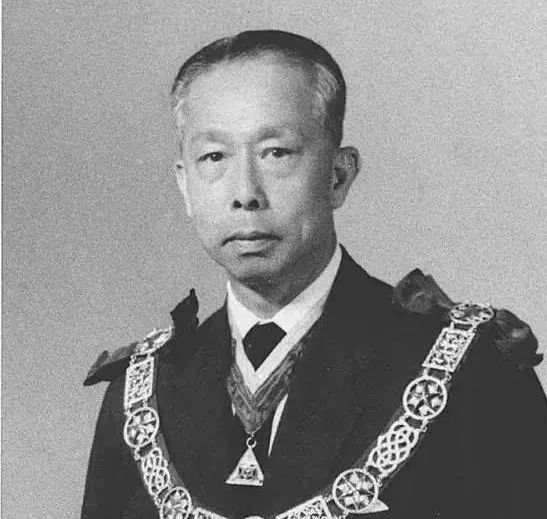 “超级富三代”逃亡海外六年，凭什么享受国葬待遇？