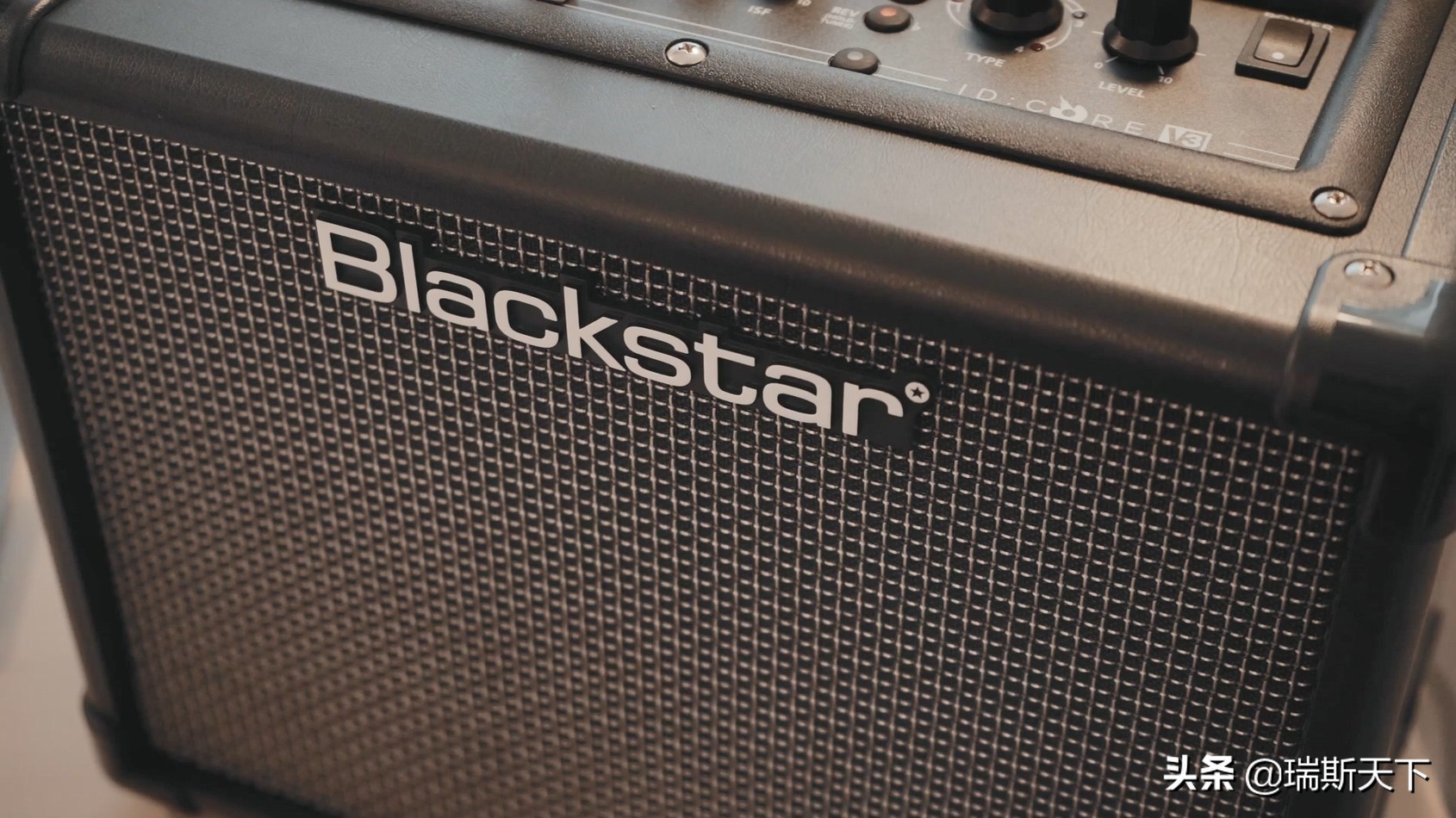 电吉他音箱弹唱户外,不怕扰民的电吉他