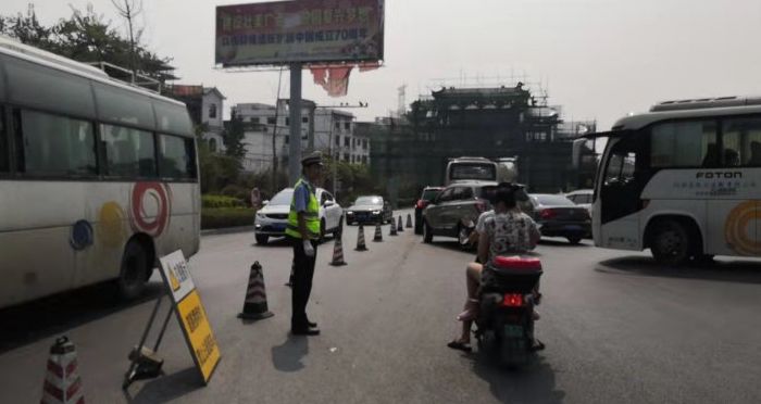 有效缓解城区交通堵塞,多措并举治理交通拥堵