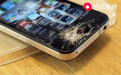 屏碎膜不碎，手机钢化膜真是“智商税”？西瓜视频聊数码配件