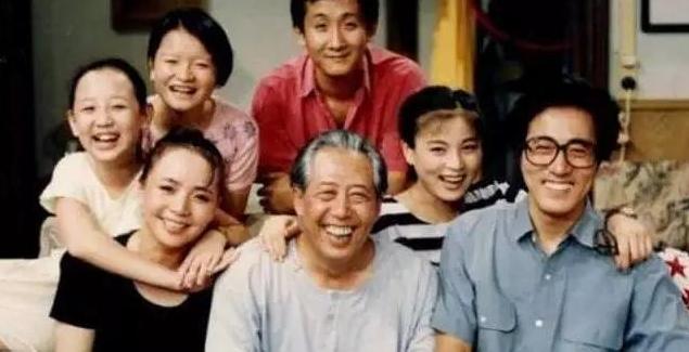 豆瓣8.1，很棒的家庭伦理剧，如何看待老夫妻相伴50年婚姻之痒？