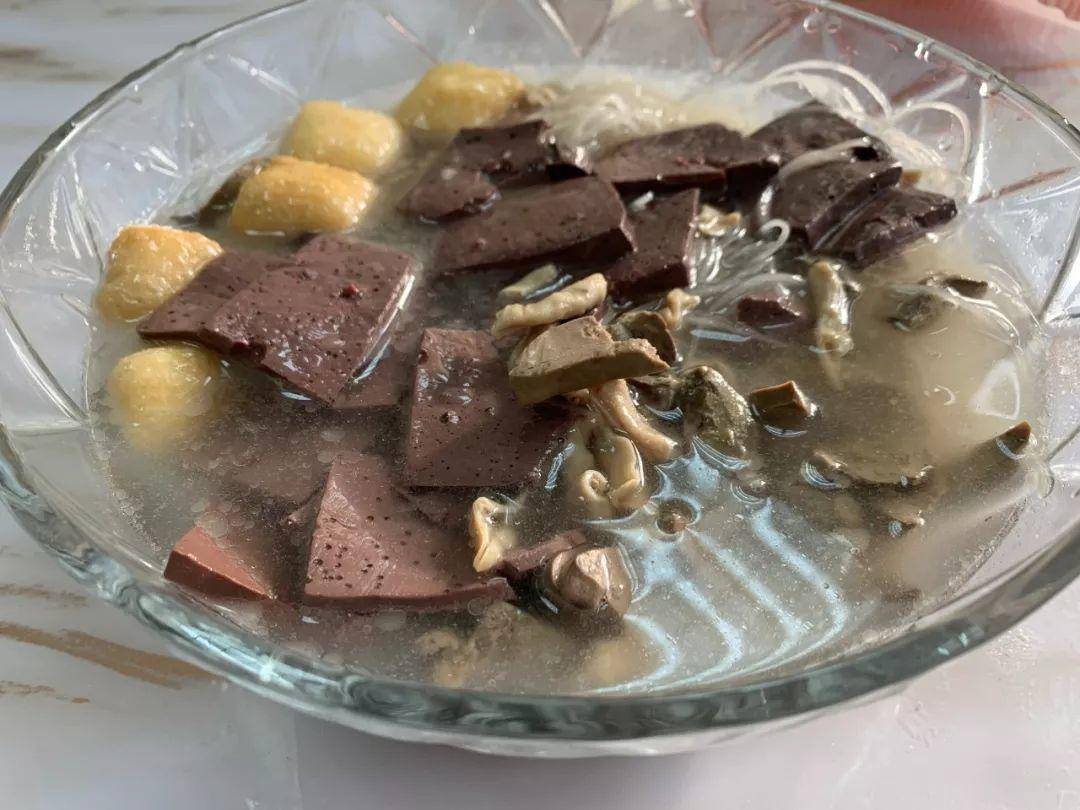 廉价外卖背后肮脏内幕,餐饮价格高得离谱疑不法交易