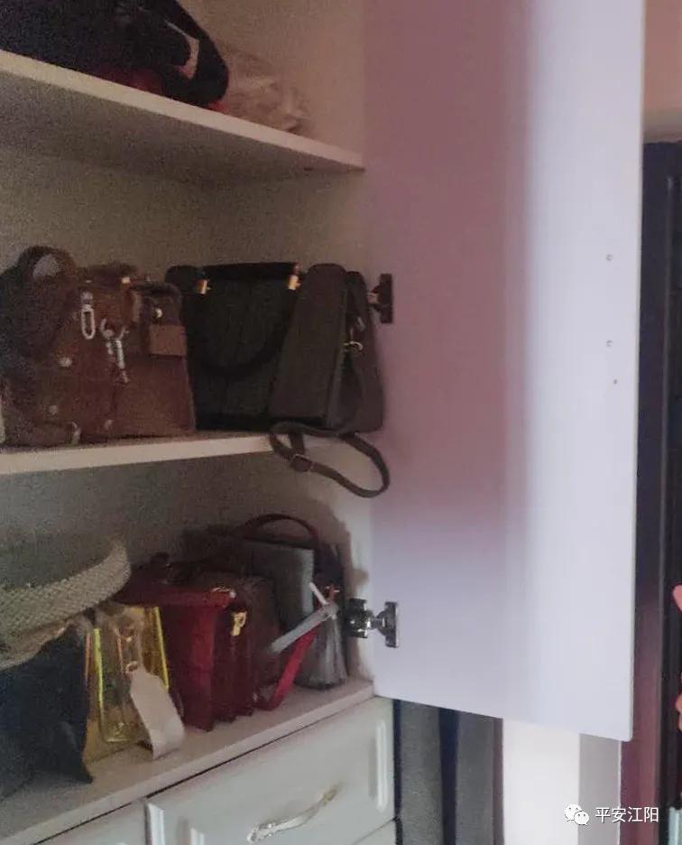 女子回泸州求收留，设计偷走闺蜜2万多，聊天记录不断试探……