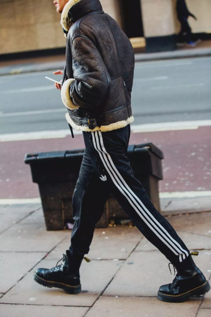 冬季男装搭配男工装裤,男生冬季裤子怎么穿暖和又好看