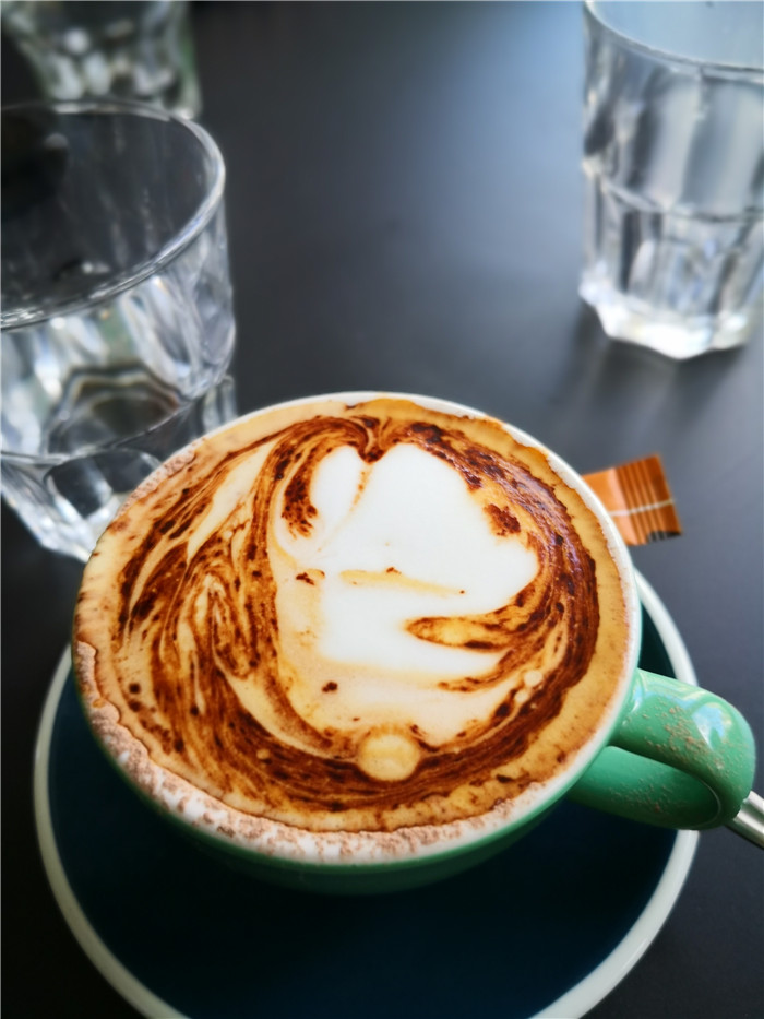 新西兰总理府前吃素食