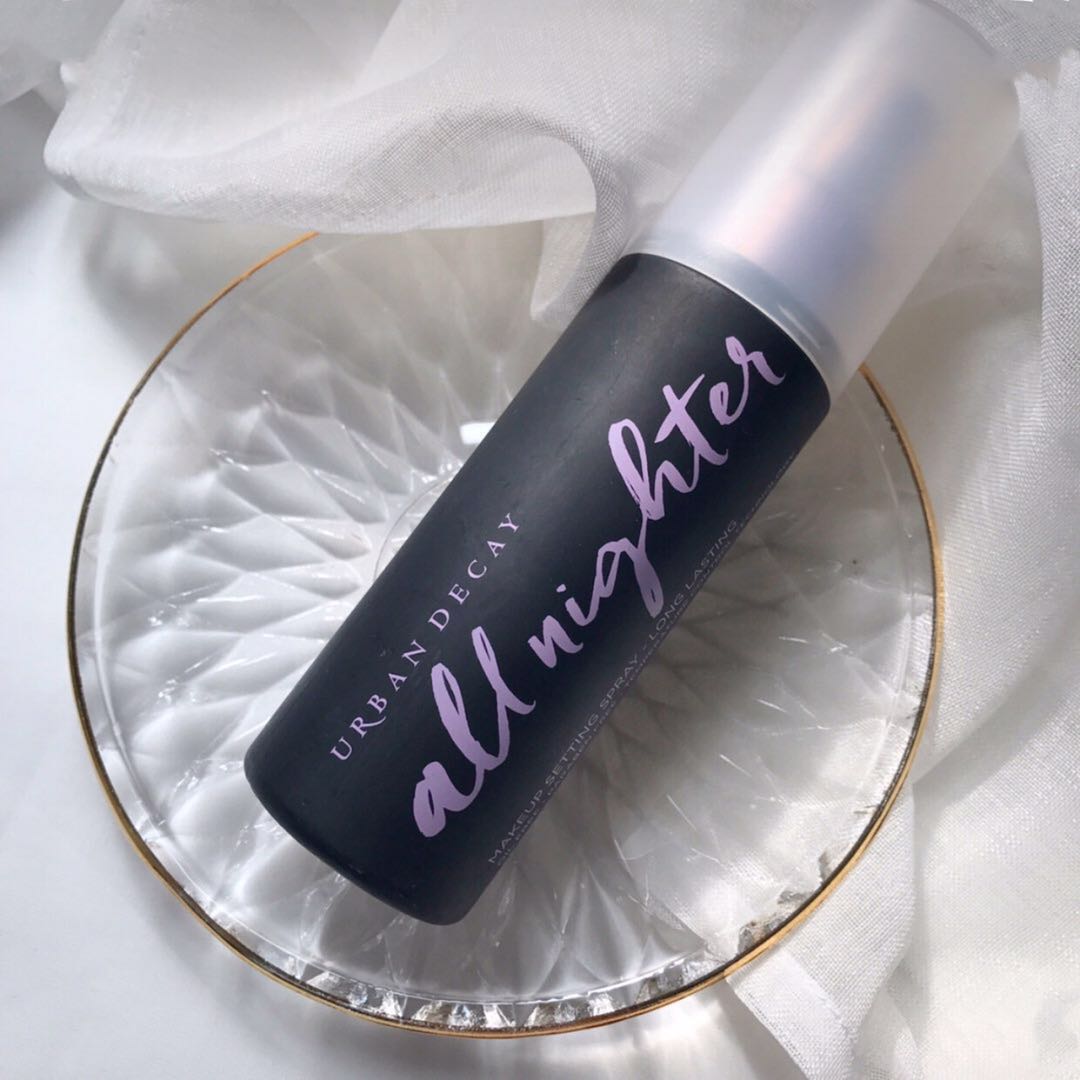 流汗不脱妆的定妆喷雾用法,怎么定妆不容易脱妆小技巧