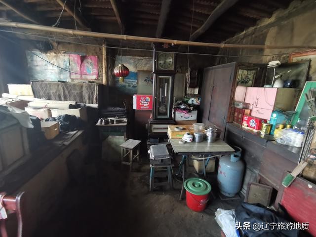 锦州96岁老人独居荒村，靠发电机生活，至今耳不聋，眼不花