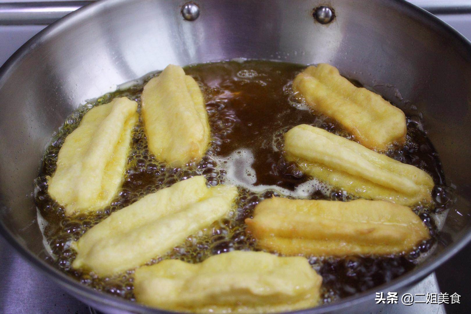 油条做法怎么和面才蓬松,油条做法如何和面才筋道