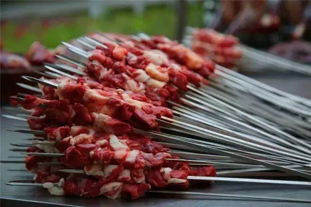 全国烧烤最出名的省份,东北烧烤与南方烧烤