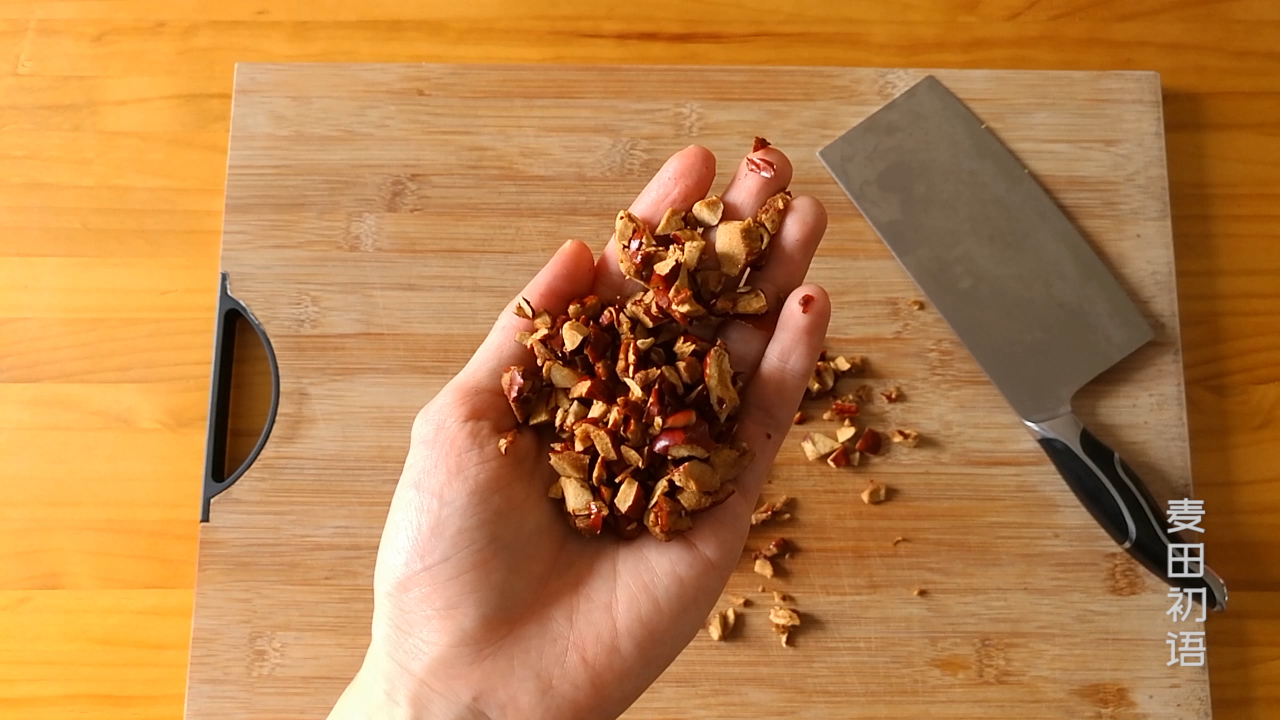 做枣糕把鸡蛋打发会不会更松软,枣糕王松软香甜的红糖枣糕做法