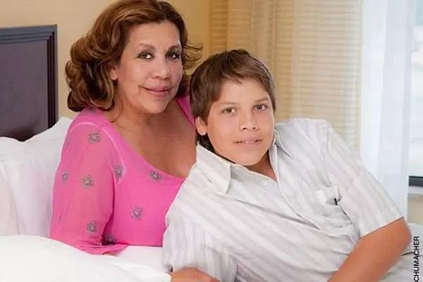 施瓦辛格的女佣年轻时候图片,施瓦辛格与女佣的儿子