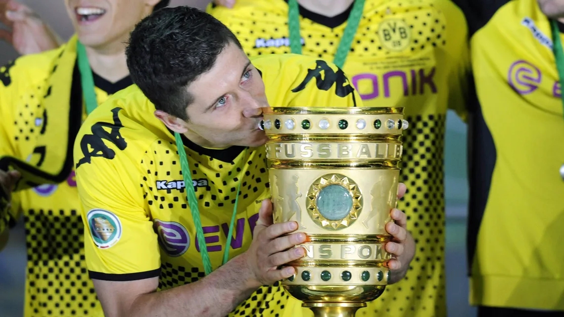 莱万创造德甲半程进球新纪录,莱万欧冠德甲排名