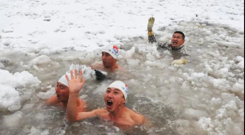 训练后洗冷水澡,冷水澡训练完多长时间洗