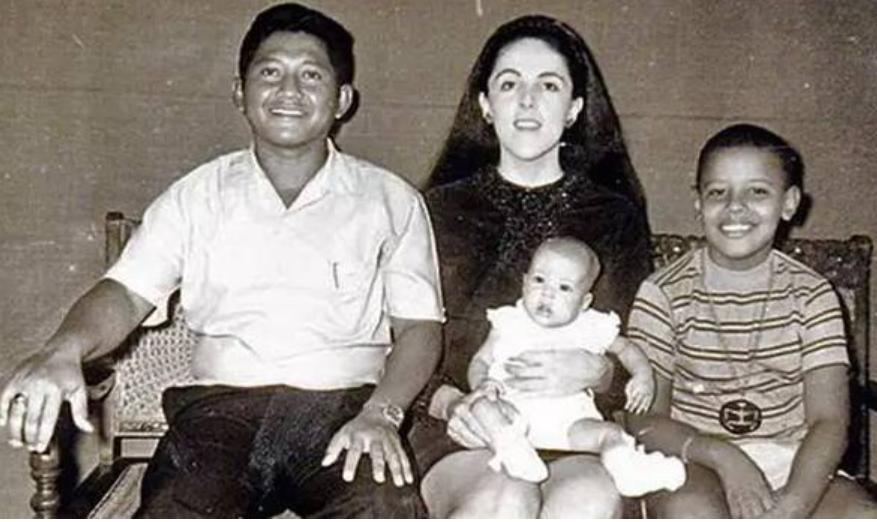 “她是影响我一生的人”，看单亲妈妈如何培养出一个总统