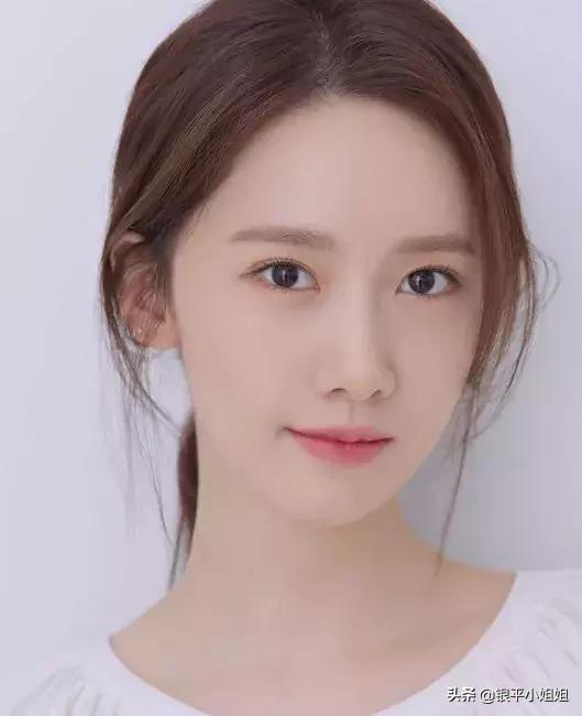 泫雅的脸型是菱形脸吗,猫系菱形脸的女生好看吗