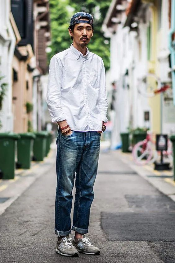 直筒潮流牛仔裤男士穿搭,男士现在流行穿什么版型牛仔裤