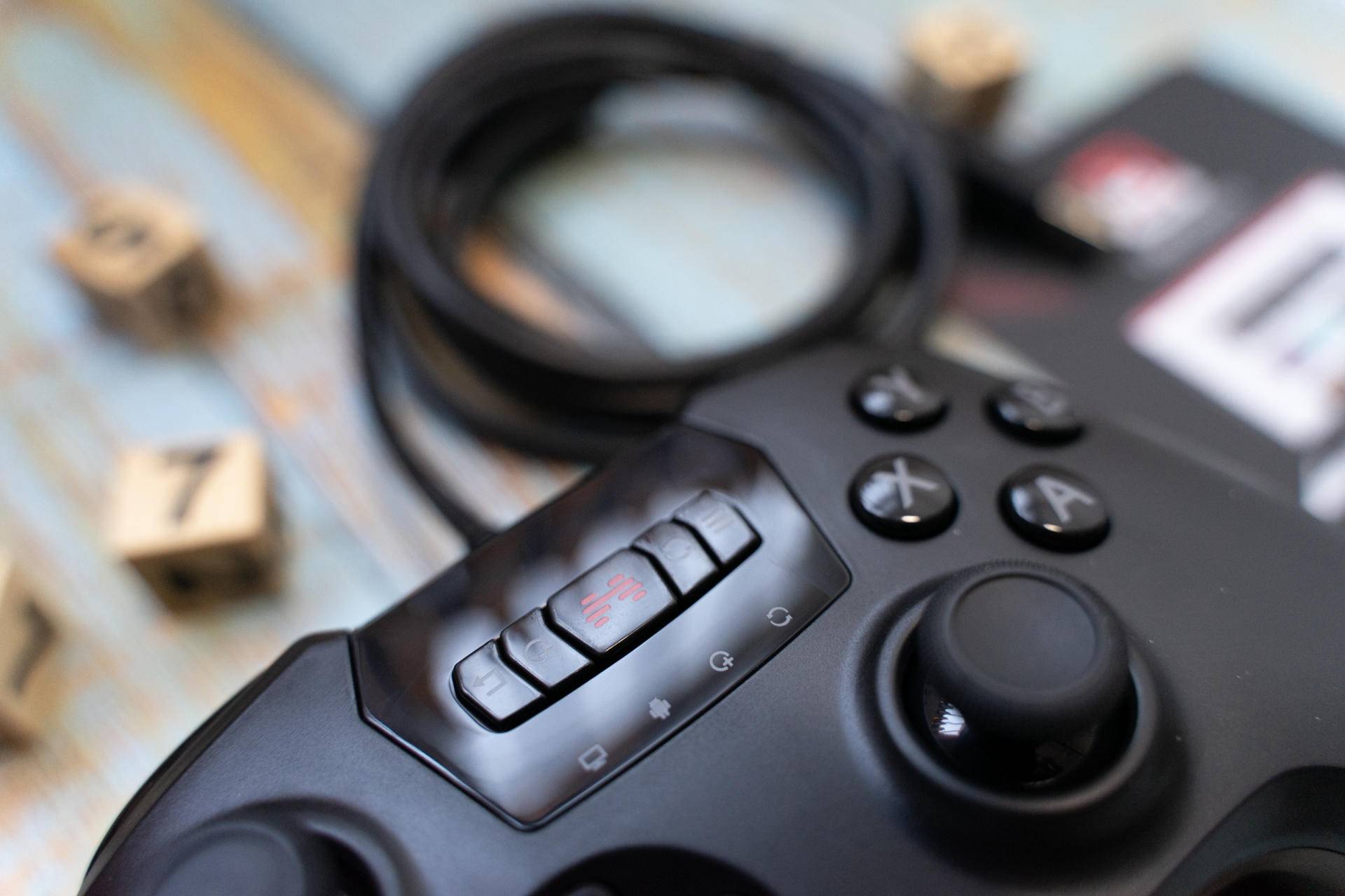 曾经因为键盘的原因放弃了模拟器，99块钱找回一把美好时光