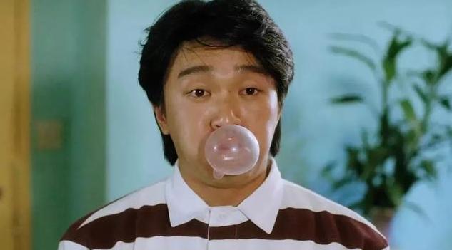 周星驰白发落泪视频,周星驰满头白发