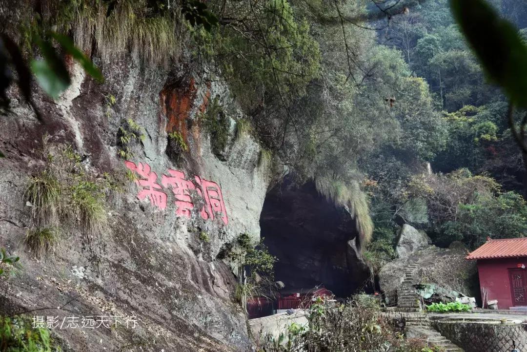悠然三明：梅列瑞云山为佛，葡萄美酒配熏鸭