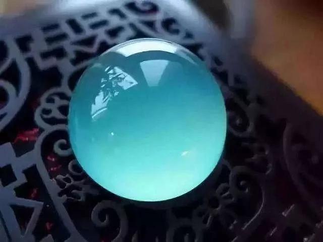 玉镯养人,可以养人的玉镯