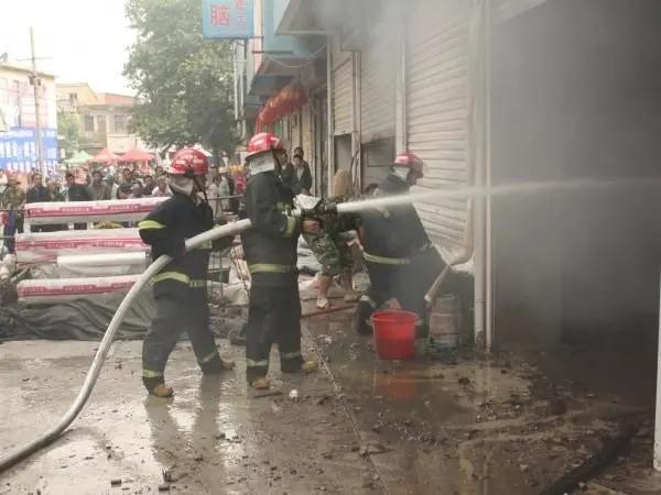 这样做无异于将“*弹炸**”放在身边，危险且违法！