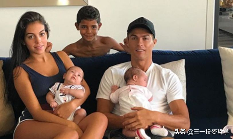 c罗痛哭致敬,c罗的自律已达到让人恐怖的程度