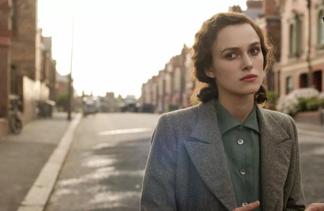 凯拉·奈特莉：平胸短腿马面，是全球最性感的女人？