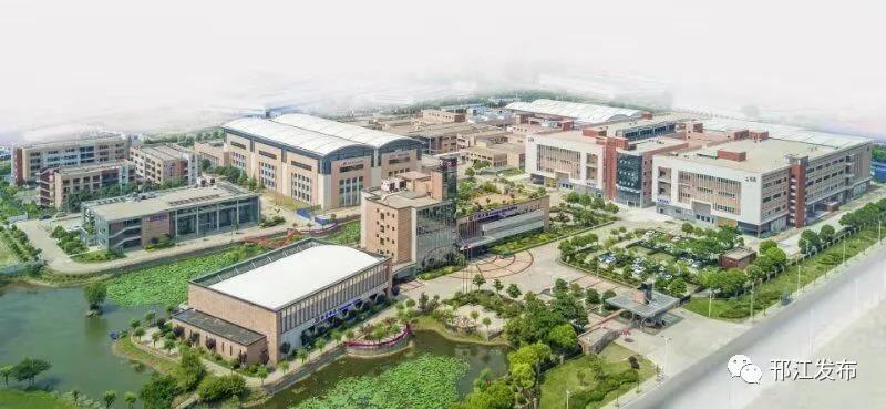 完美参与国标制定，填补国内化妆品检测方法空白，健全禁限用原料检测标准体系