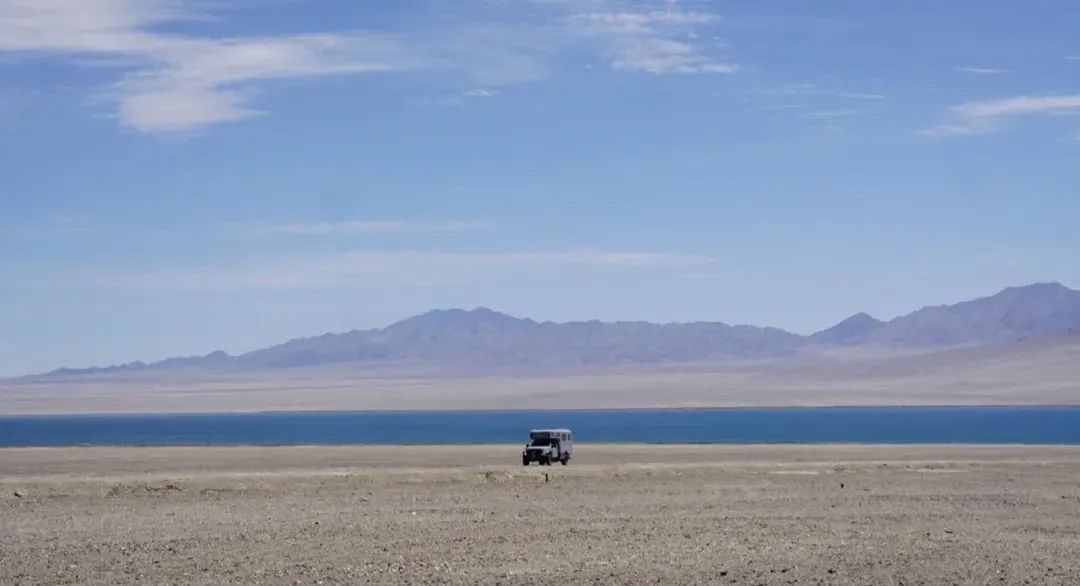 茫崖艾肯泉夏季游攻略,青甘大环线艾肯泉