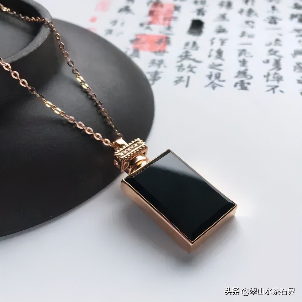 翡翠有几种颜色哪种颜色最贵,翡翠高冰蓝水哪种颜色好