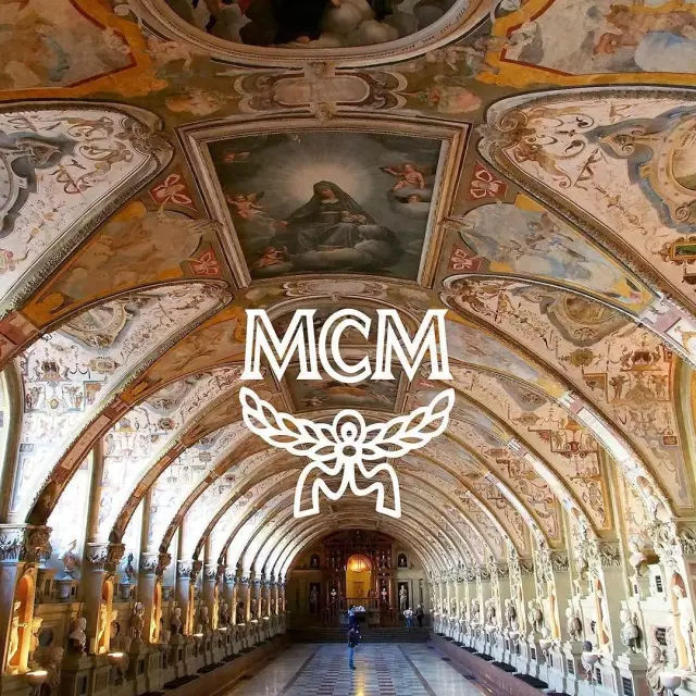 mcm背包哪款实用,mcm背包红色布艺