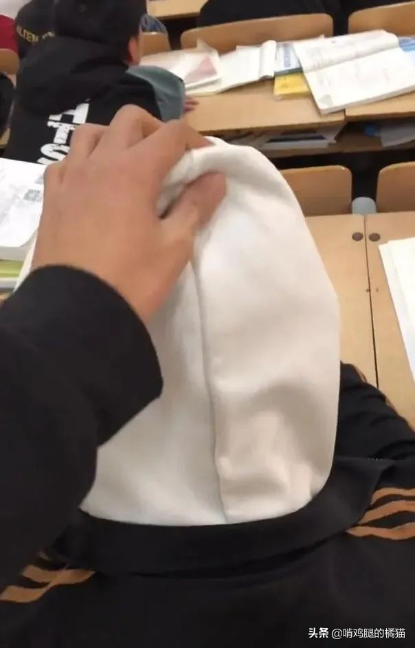 男朋友问我要不要吃东西咋回复,男朋友问我要不要吃夜宵怎么回复