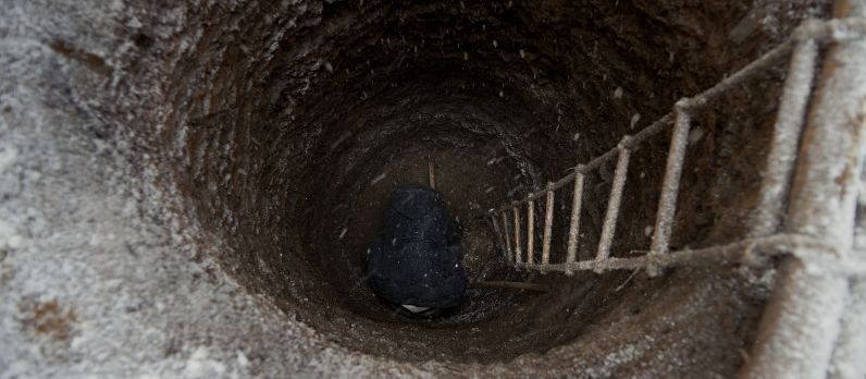 导演拒绝删减任何镜头!片长3小时,生生扯下了理想主义的遮羞布