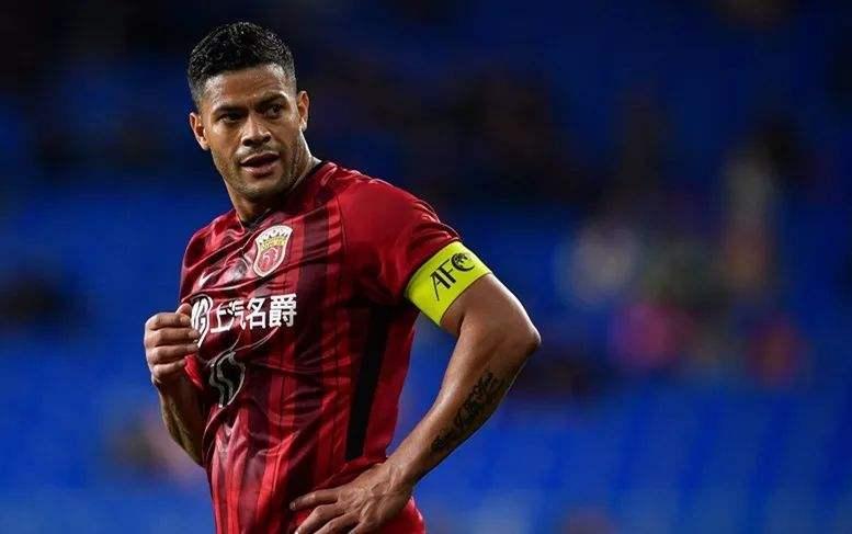 流浪上港？西班牙人刚赚武磊又惦上胡克尔！紧急救援这算盘......