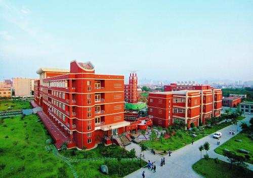 区区一个山东交通学院，能有多大的背景？